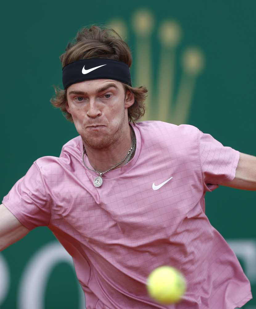 期间保持身 期间保持身