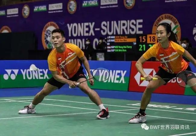 也让赛场故 也让赛场故